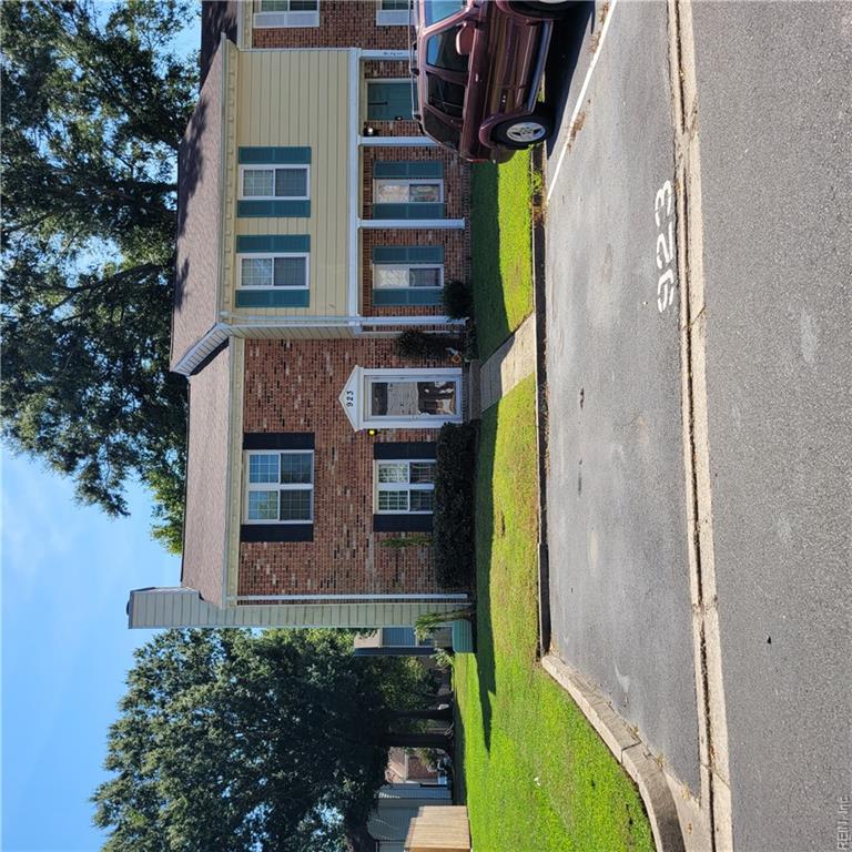 923 Ketch Ct Property Photo 2