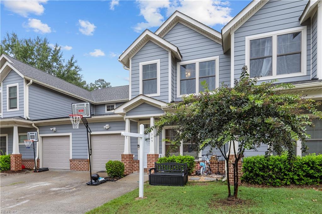 200 Seasons Cir Property Photo 4