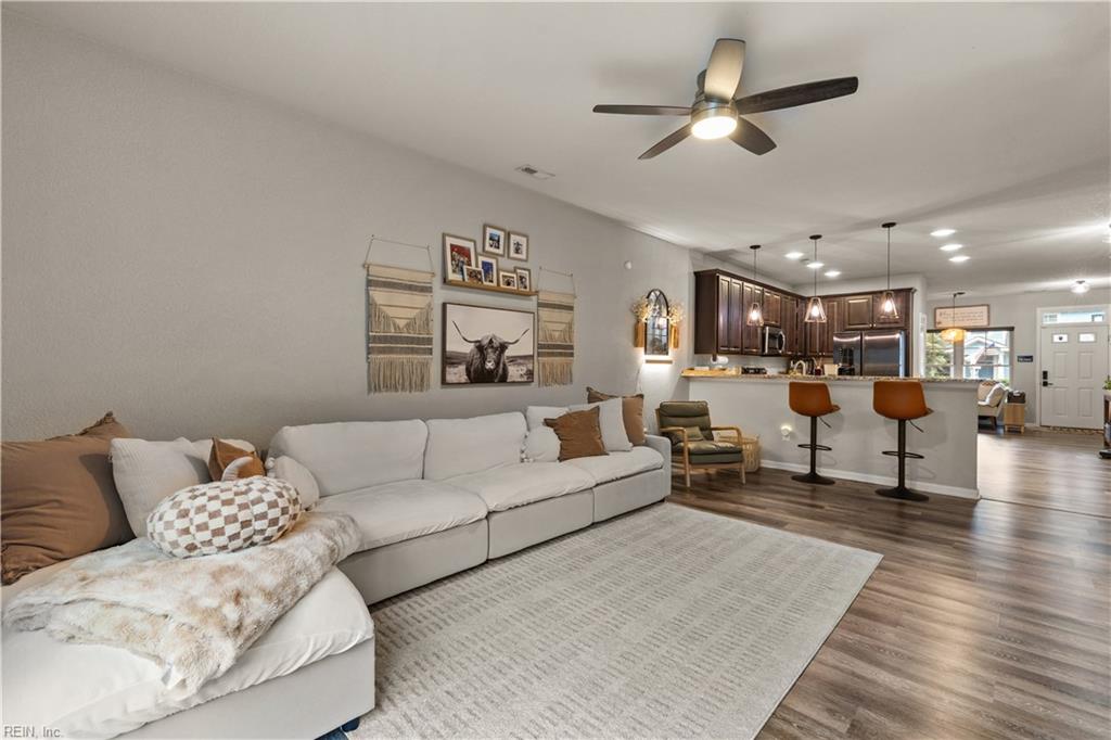 200 Seasons Cir Property Photo 12
