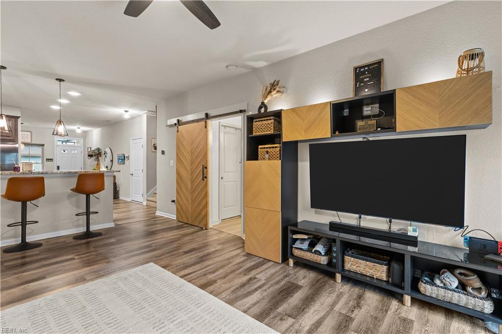 200 Seasons Cir Property Photo 13