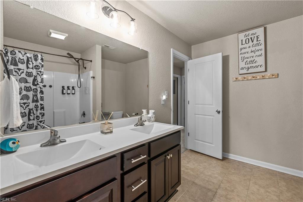 200 Seasons Cir Property Photo 26