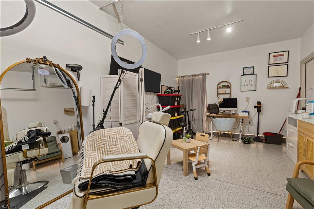 200 Seasons Cir Property Photo 36