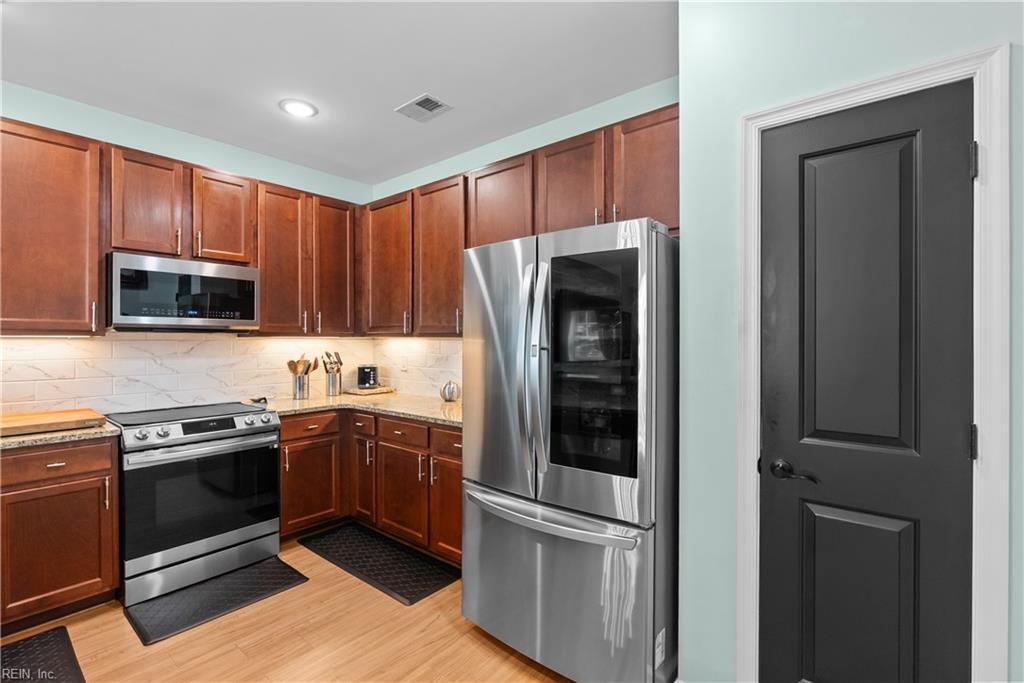 4332 Hillingdon Bnd Property Photo 2