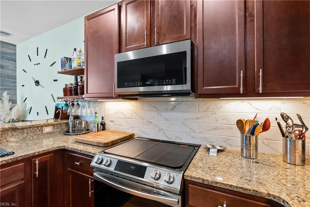 4332 Hillingdon Bnd Property Photo 7