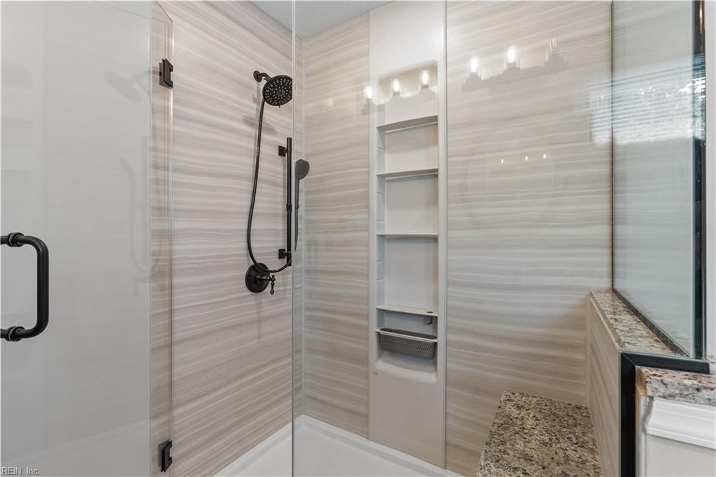 3737 Silina Dr Property Photo 17