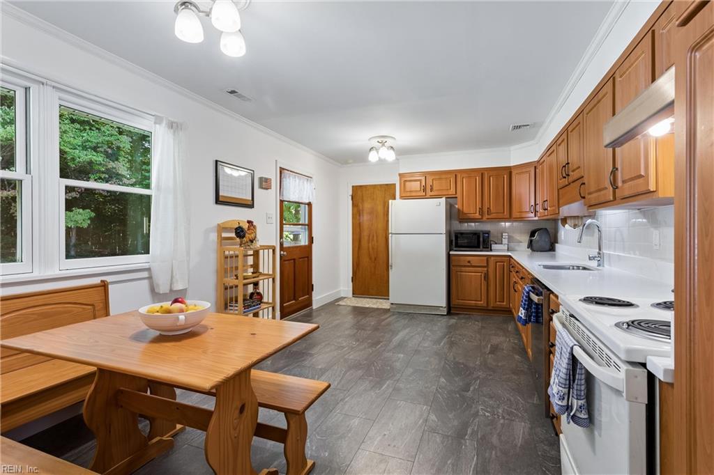 6038 Pine Rd Property Photo 14