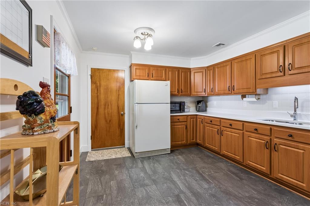 6038 Pine Rd Property Photo 15