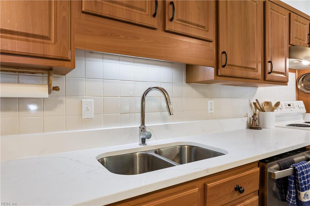 6038 Pine Rd Property Photo 17