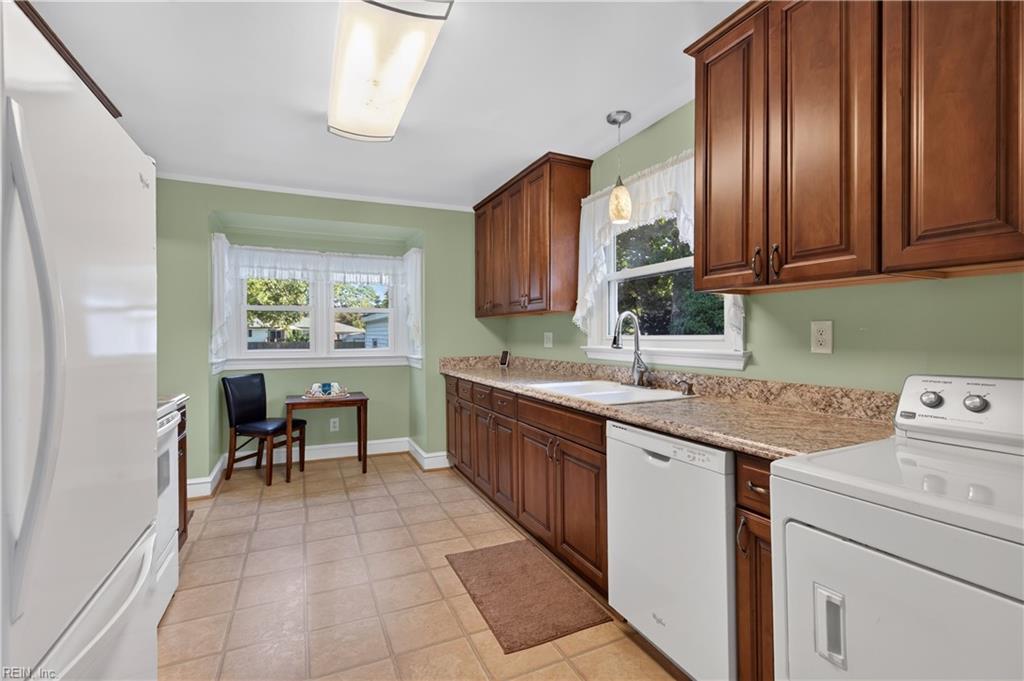2528 Shafer St Property Photo 8