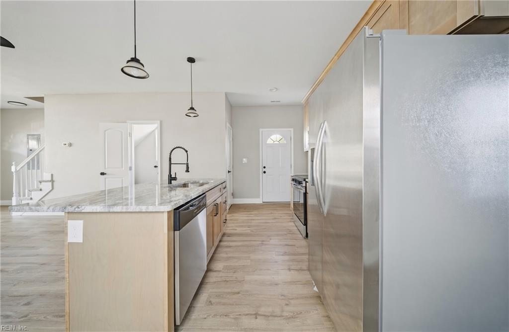 246 W 31st St Property Photo 7