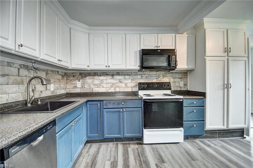 2801 Southport Ave. Property Photo 5