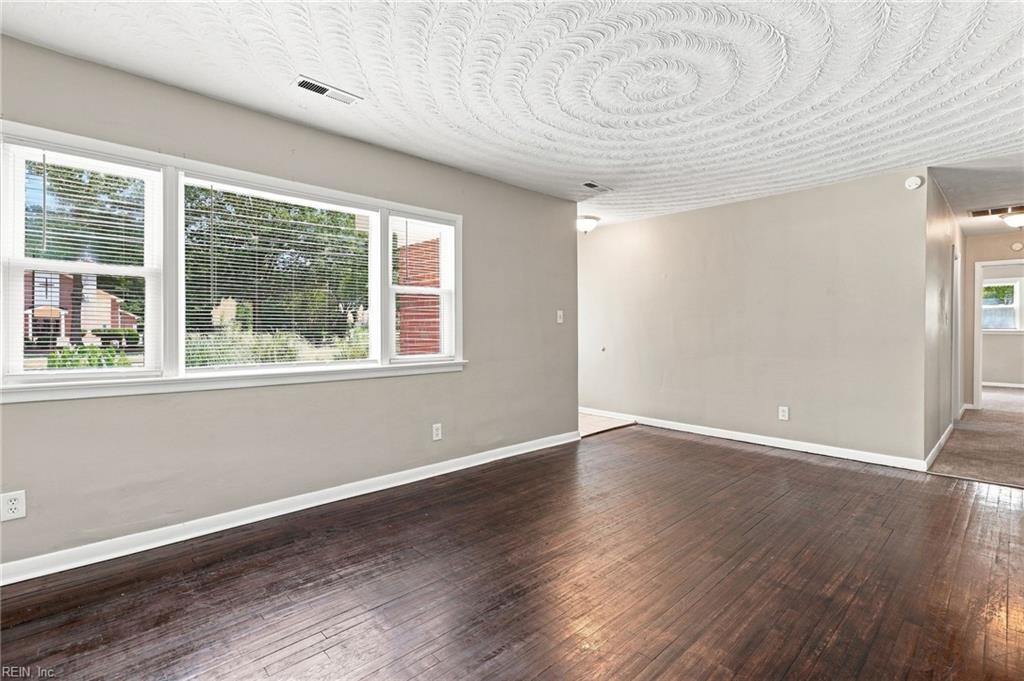 2615 Cedar Rd Property Photo 4