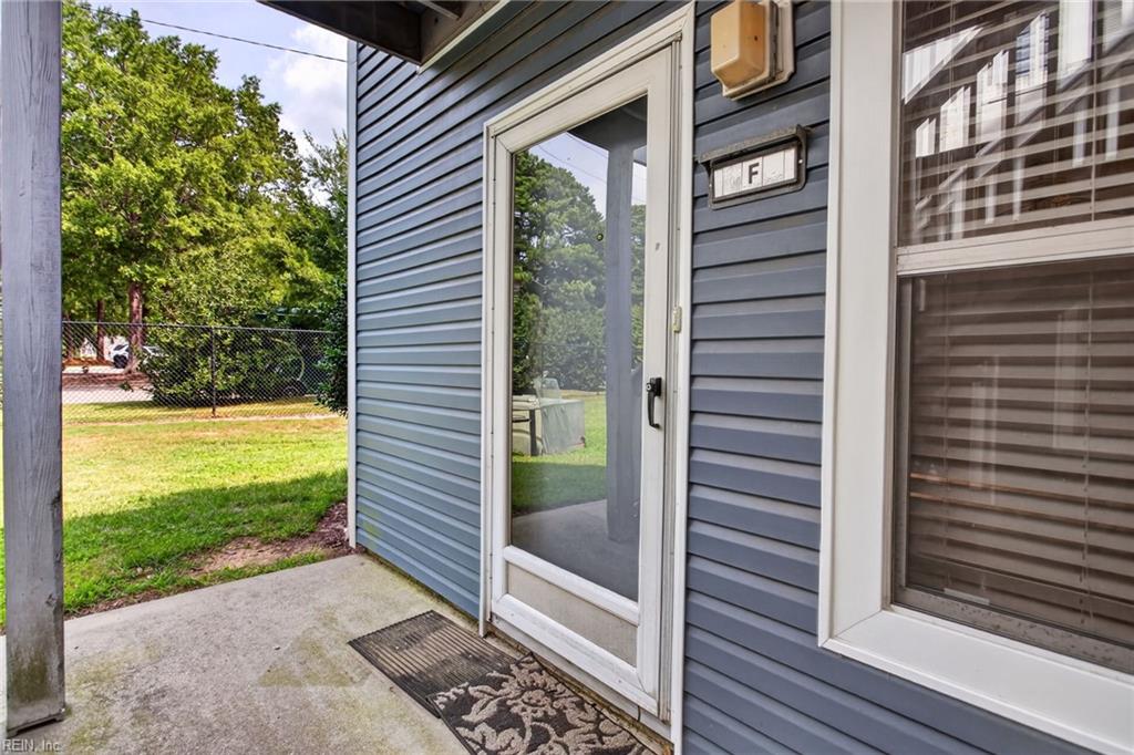 12760 St. James Pl Property Photo 2