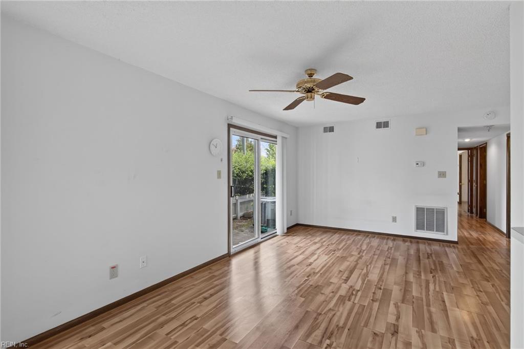 12760 St. James Pl Property Photo 4