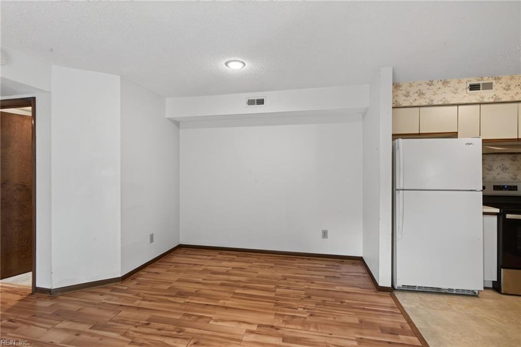 12760 St. James Pl Property Photo 8