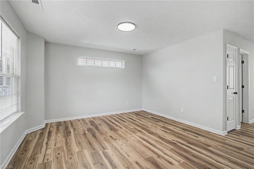 802 Hatton St Property Photo 4