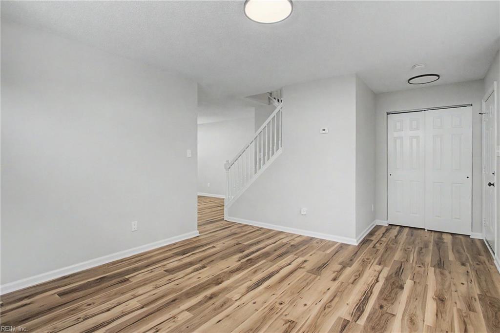 802 Hatton St Property Photo 5