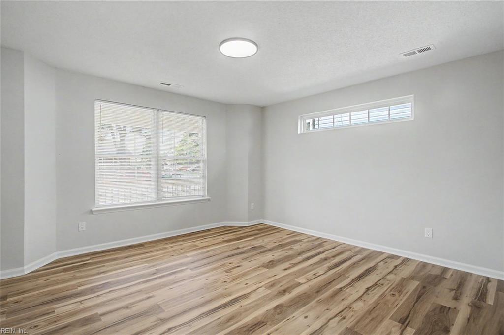 802 Hatton St Property Photo 8
