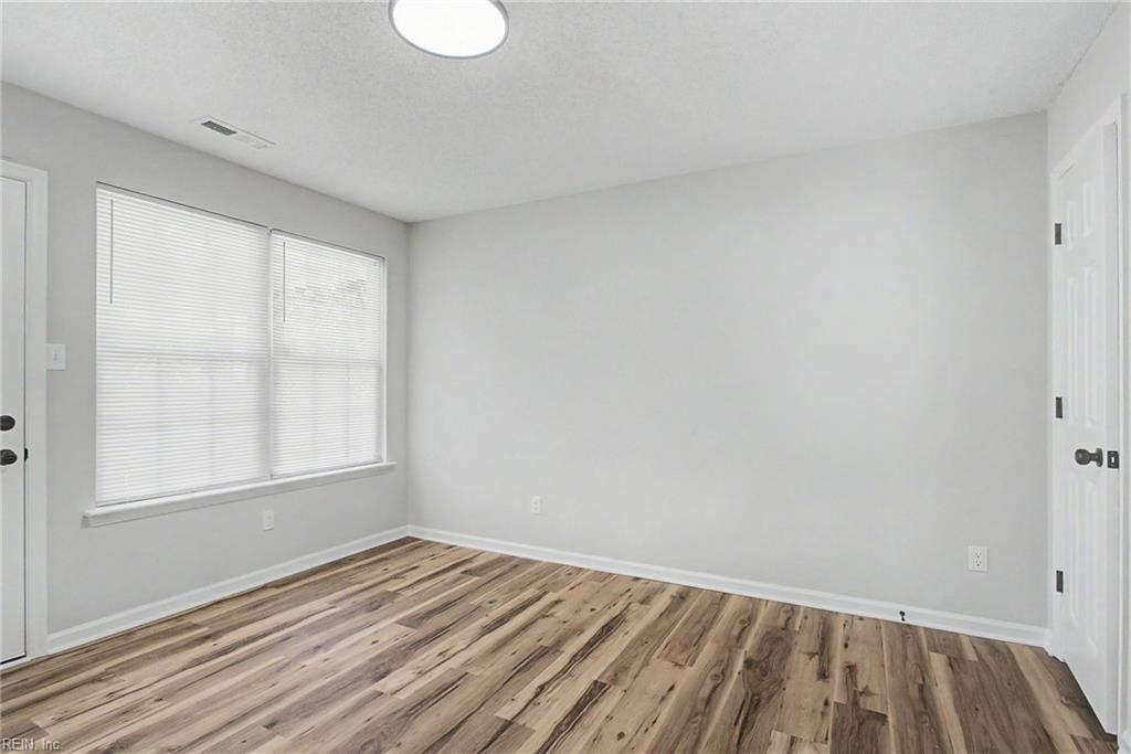802 Hatton St Property Photo 14