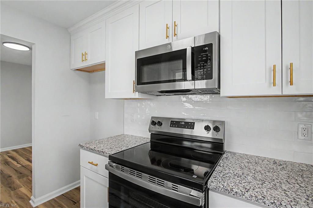 802 Hatton St Property Photo 19