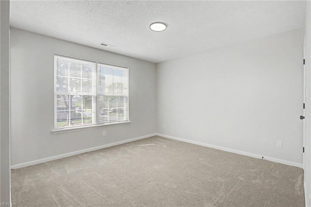 802 Hatton St Property Photo 21