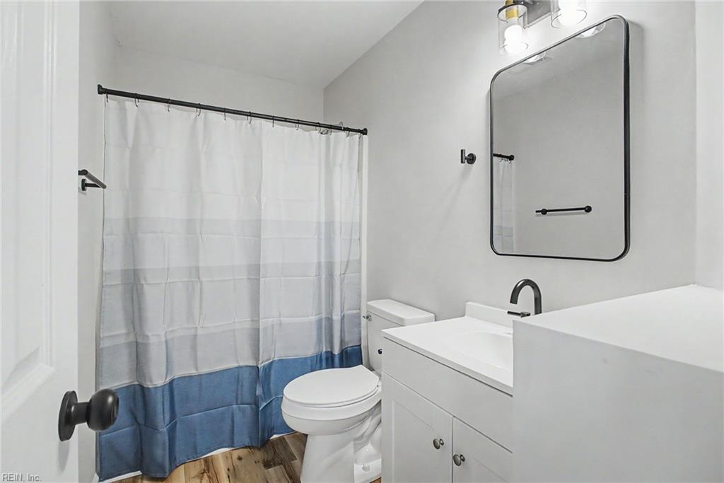 802 Hatton St Property Photo 28