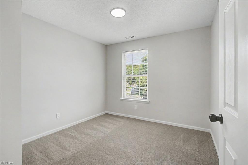 802 Hatton St Property Photo 29