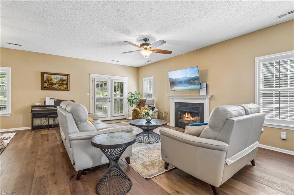 932 Prestige Ct Property Photo 4