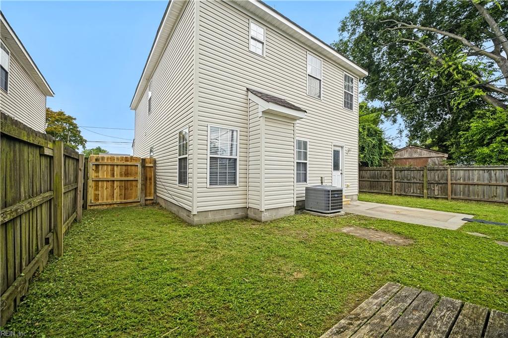 4009 1st St Property Photo 32