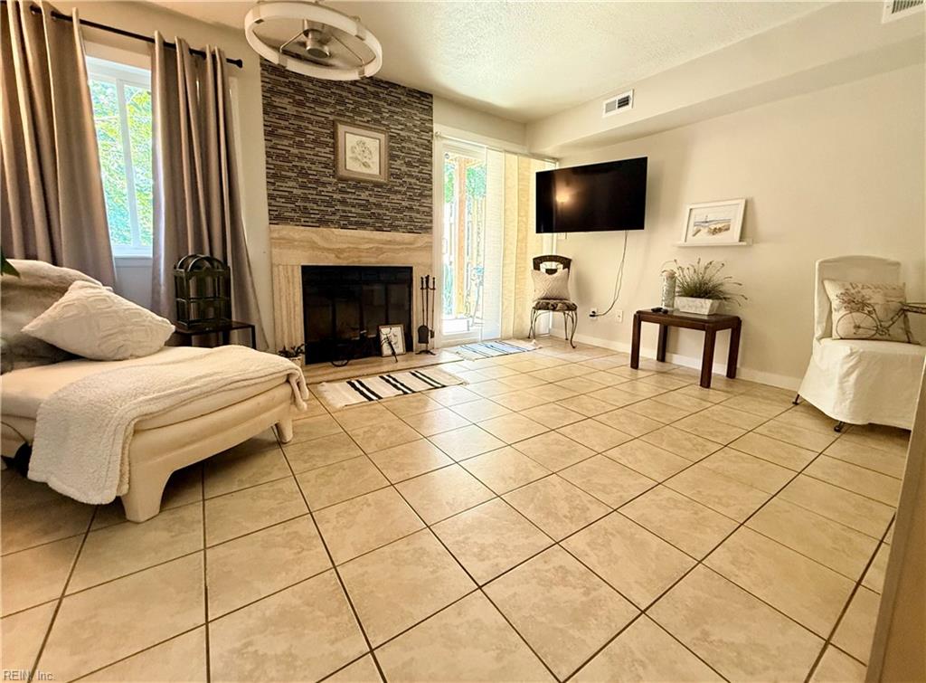 839 Virginia Ct Property Photo 2