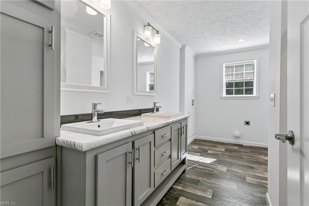 7831 Willis Rd Property Photo 16