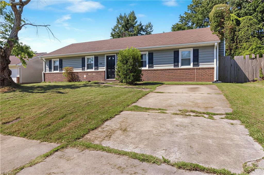1128 Sir Galahad Dr Property Photo 2