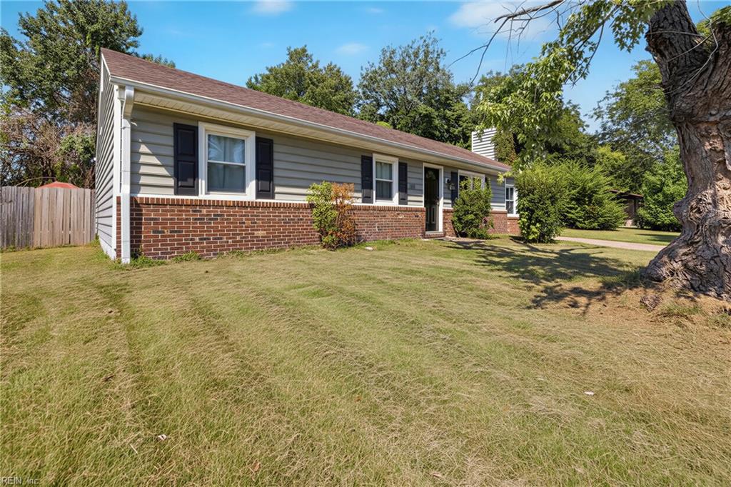 1128 Sir Galahad Dr Property Photo 6