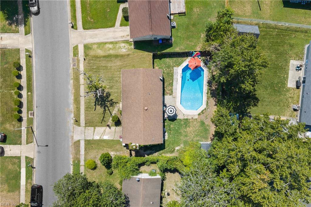 1128 Sir Galahad Dr Property Photo 9