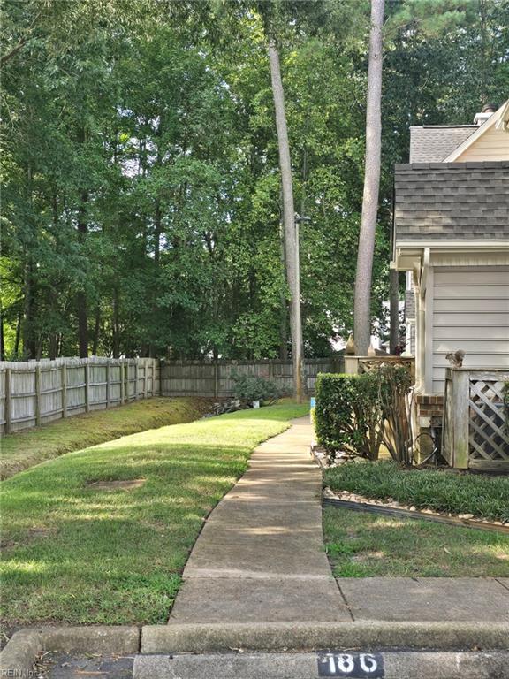 701 New River Ct Property Photo 4