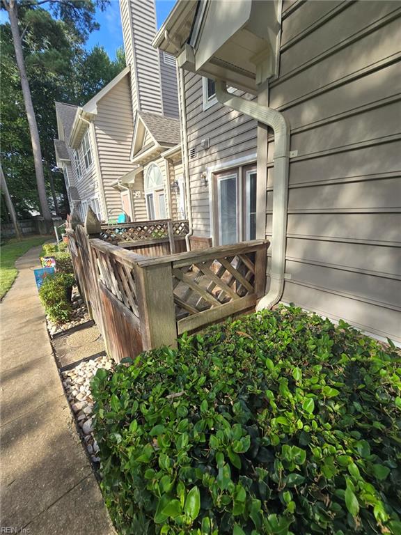 701 New River Ct Property Photo 5