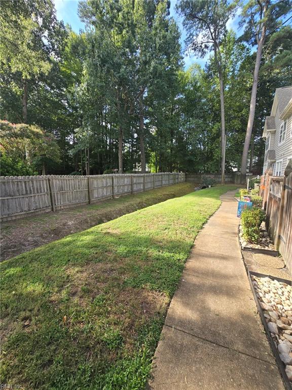 701 New River Ct Property Photo 6