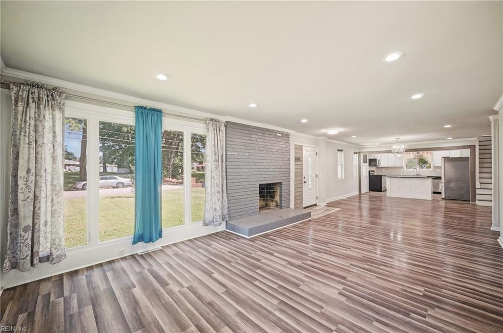 1308 Sunnybrook Ter Property Photo 3