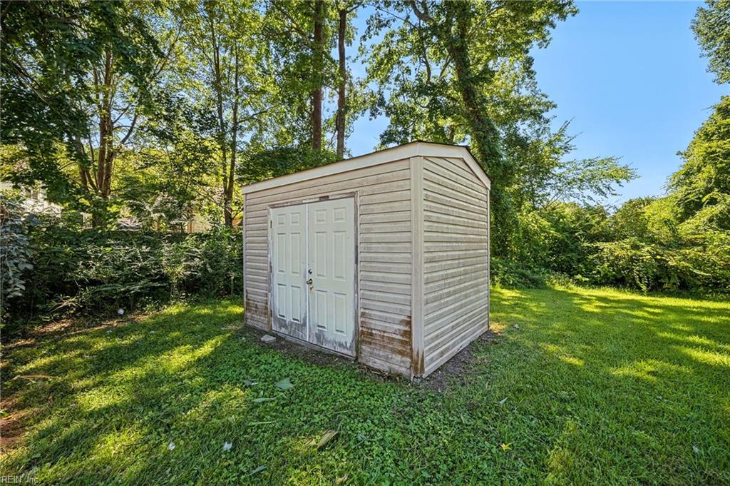 1308 Sunnybrook Ter Property Photo 32