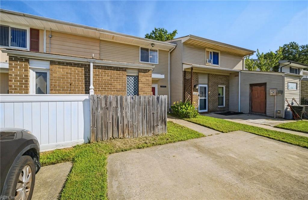 5642 Gregory Ct Property Photo 2