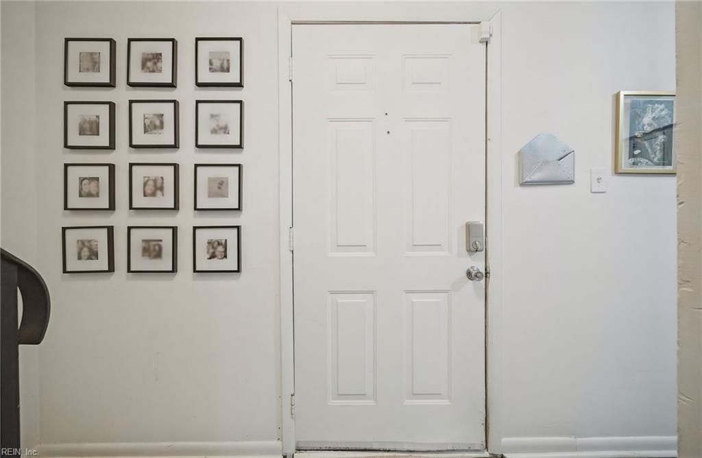 5642 Gregory Ct Property Photo 6