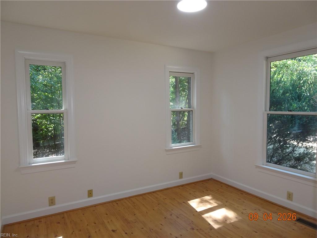 1350 Jamestown Rd Property Photo 5