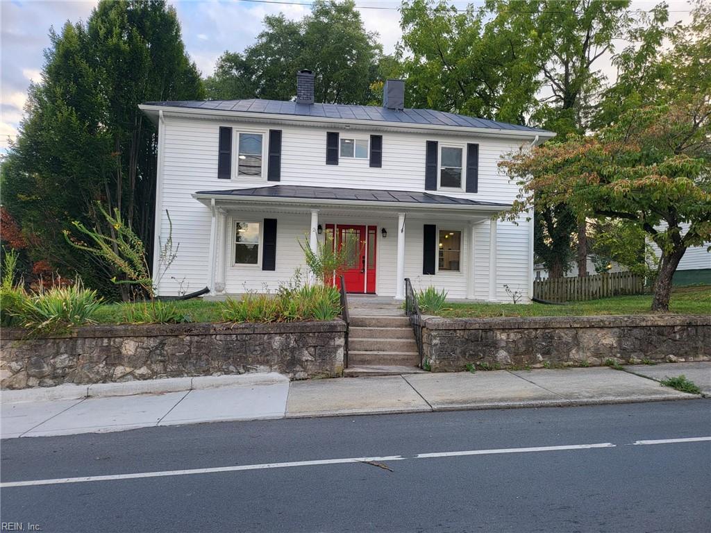 1202 W Beverley St Property Photo 2