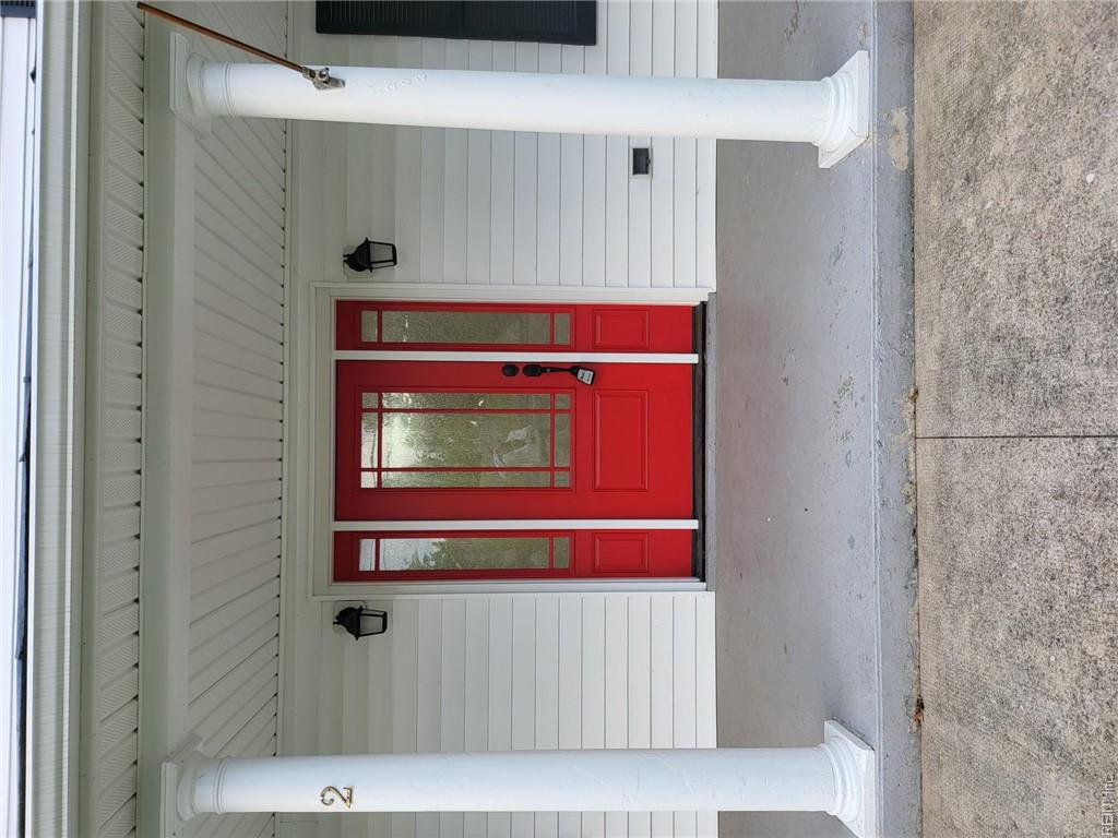 1202 W Beverley St Property Photo 8