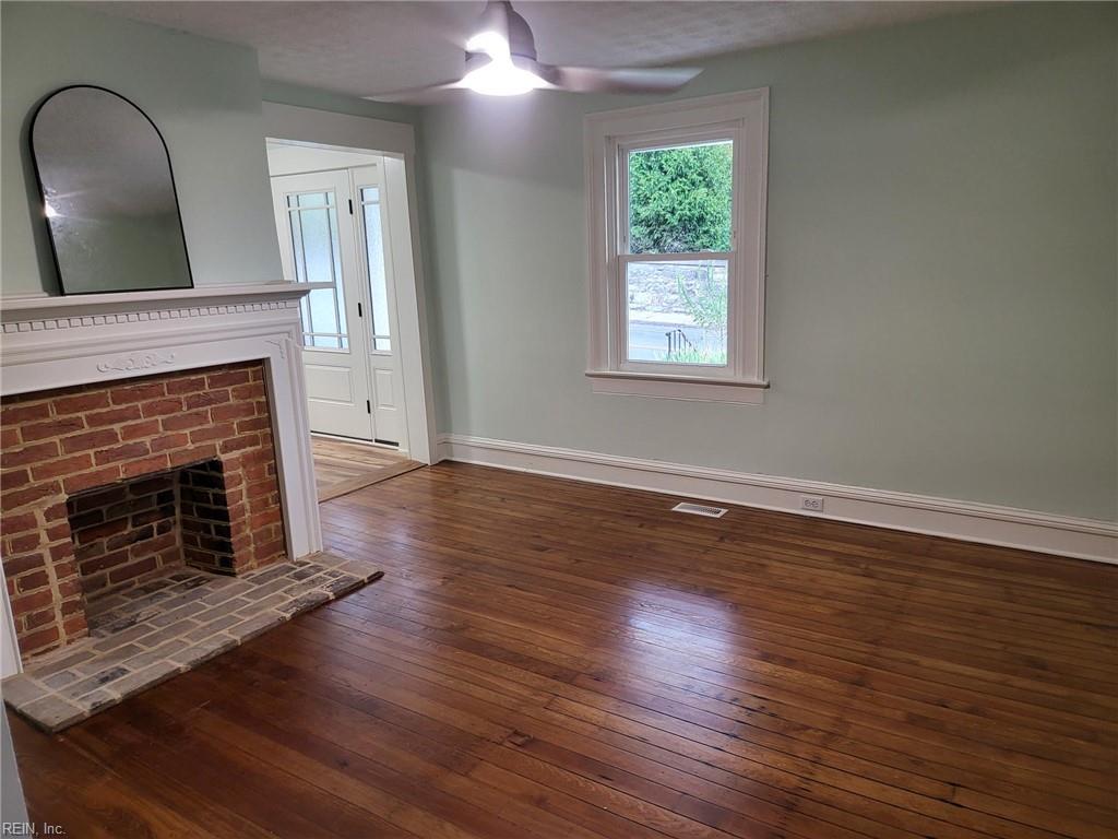 1202 W Beverley St Property Photo 11