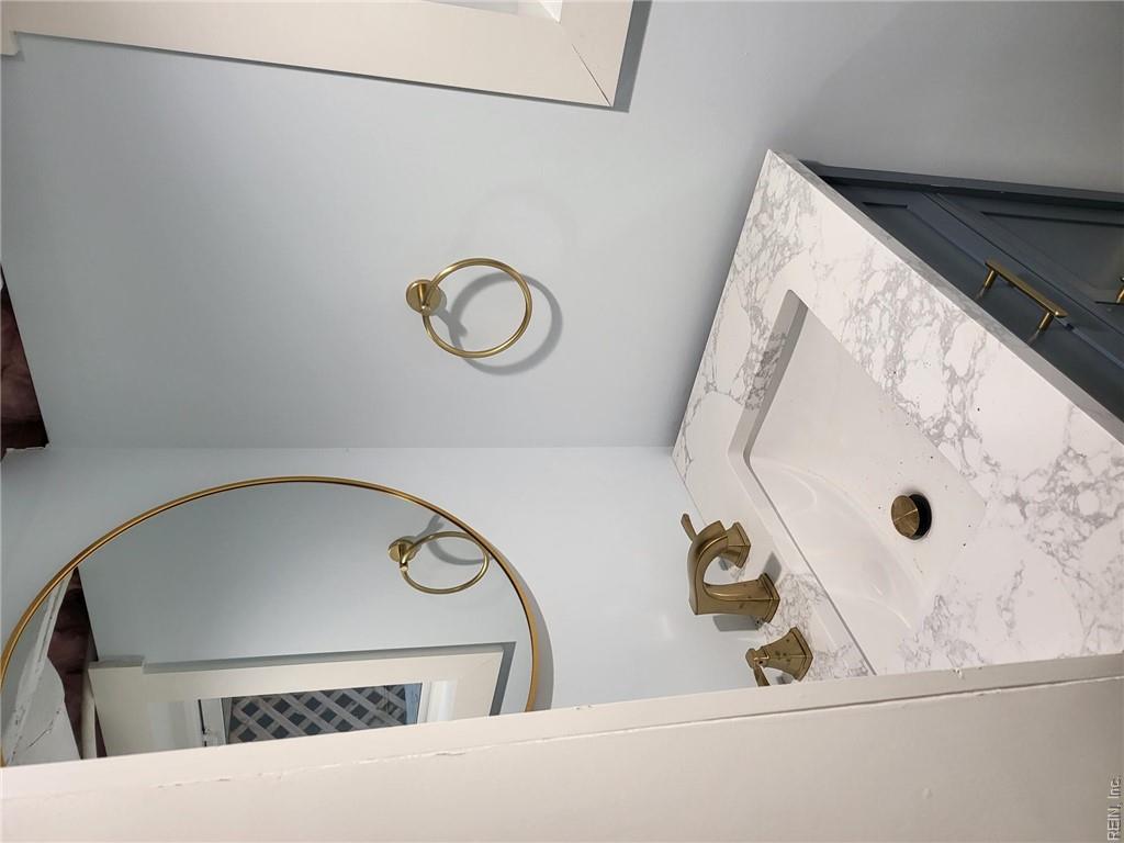 1202 W Beverley St Property Photo 35