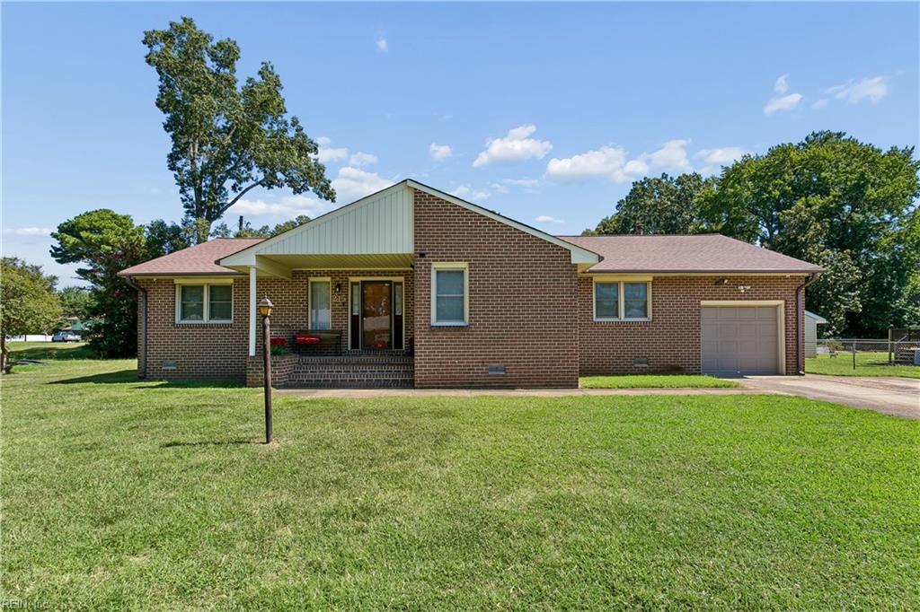 215 Woodbury Forrest Dr Property Photo 3