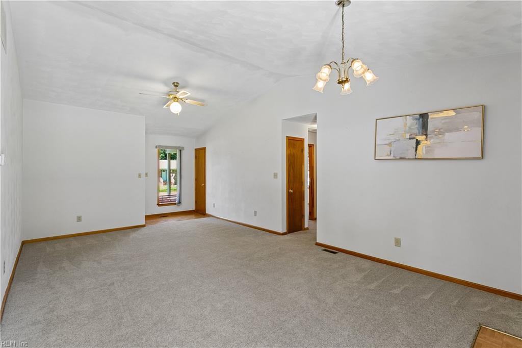 215 Woodbury Forrest Dr Property Photo 13
