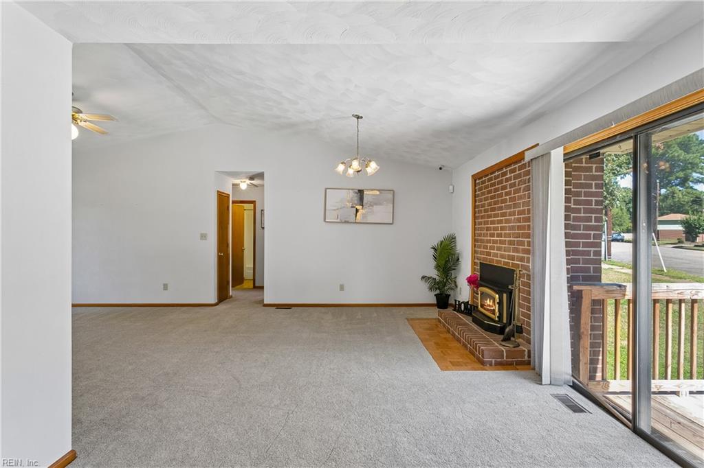 215 Woodbury Forrest Dr Property Photo 14
