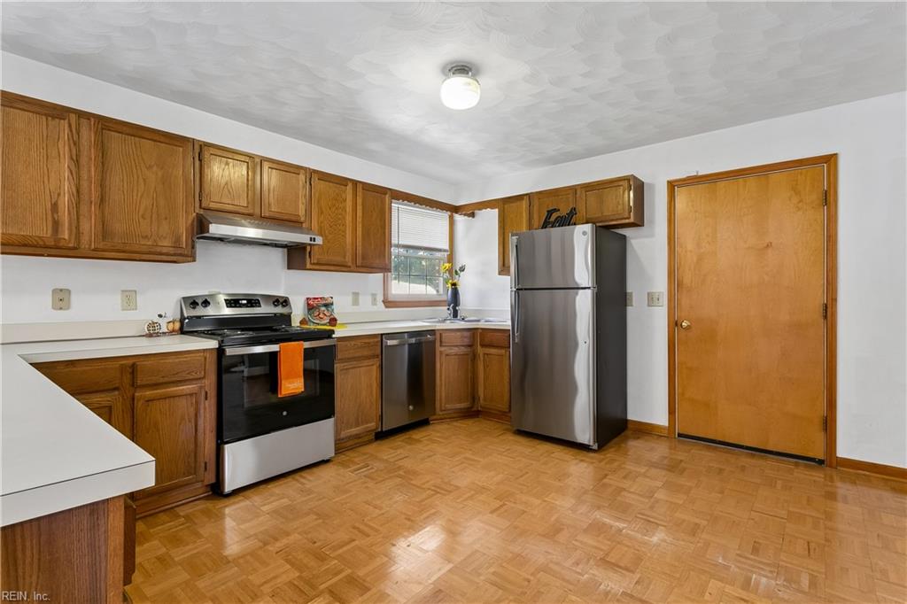 215 Woodbury Forrest Dr Property Photo 25